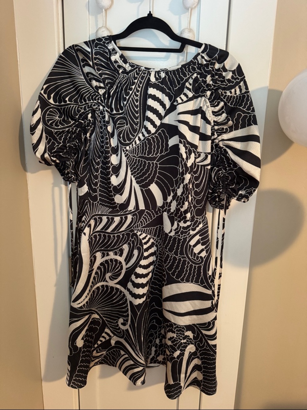 NWT Ted Baker Size 1 Black & Stone Dress with Puff Sleeves